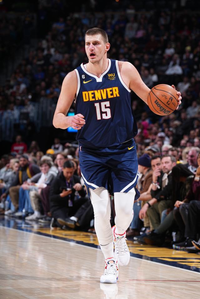 1677550945796071292.jpg 互动预测-众球星力挺约基奇MVP三连庄:他的表现就是MVP