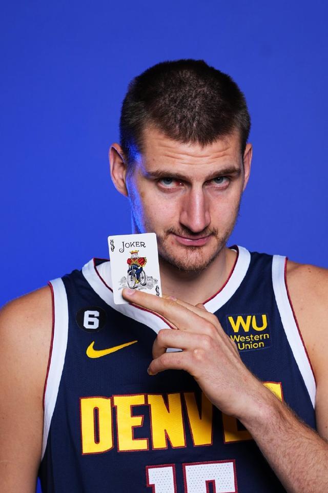 1677551100654003832.jpg 互动预测-众球星力挺约基奇MVP三连庄:他的表现就是MVP