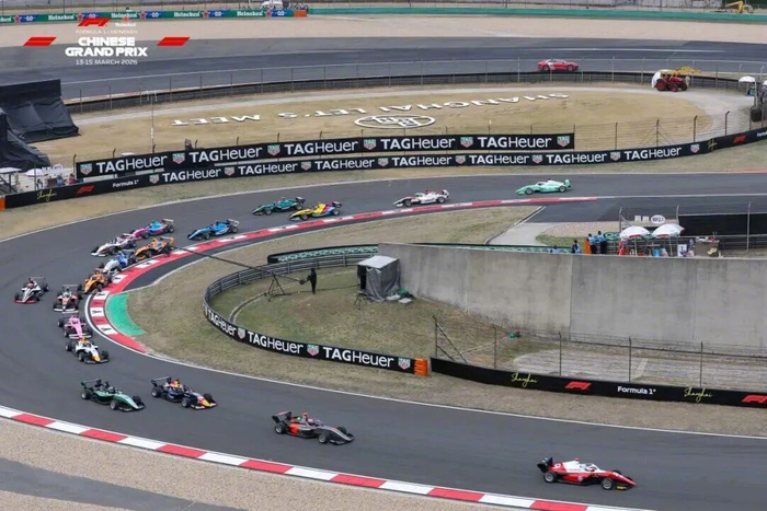互动游戏-2026上海F1大奖赛落幕，梅赛德斯包揽冠亚军，三天观赛23万人次|宝山|中国大奖赛|Formula 1|刘易斯·汉密尔顿|乔治·拉塞尔_新浪体育_新浪新闻
